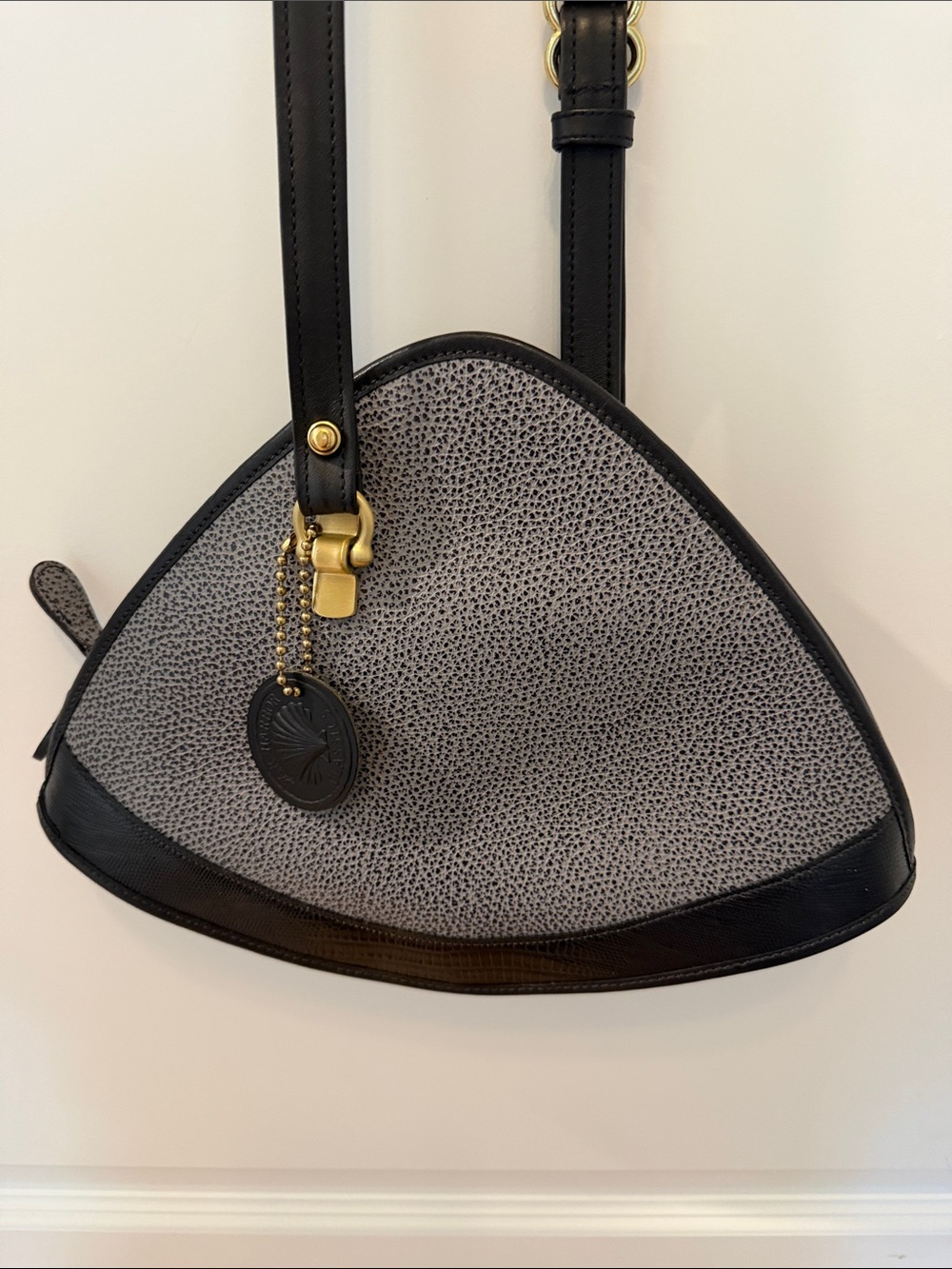 Bar Harbor 90’s Triangular Textured Gray & Black Crossbody Bag with Gold hardw